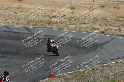 media/Apr-20-2025-AHRMA (Sun) [[393a79c373]]/Race/Group 10/Turn 4b/